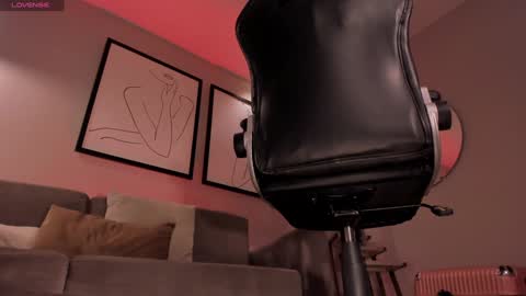 Snapshot of donnastonne chatting on February 2025 10:09:01 PM Donna Stonne online show from February 2025 10:09:01 PM