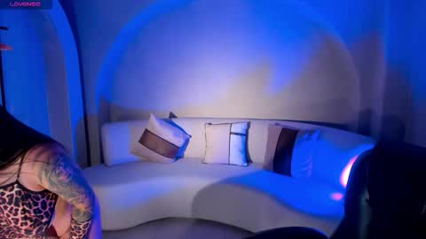 Snapshot of donnastonne chatting on September 2025 04:06:02 AM Donna Stonne online show from September 2025 04:06:02 AM