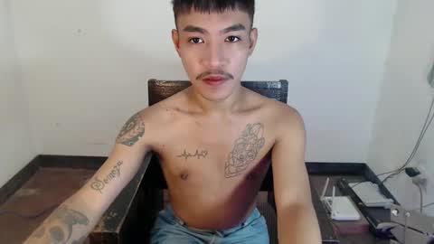 Snapshot of donnie_on_cum chatting on January 2026 09:56:01 AM donnie online show from January 2026 09:56:01 AM