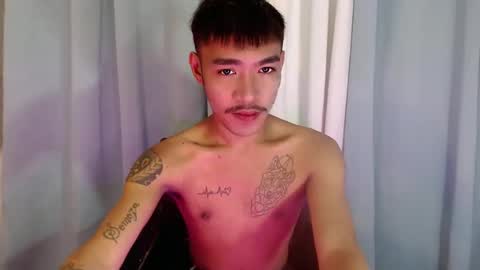 Snapshot of donnie_on_cum chatting on January 2026 03:06:01 PM donnie online show from January 2026 03:06:01 PM