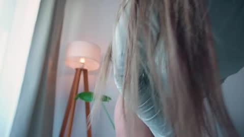 Donatella online show from May 2026 12:11:01 PM