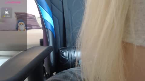 Snapshot of dont_forget__ chatting on November 2025 09:00:02 AM Nika online show from November 2025 09:00:02 AM