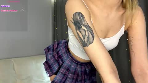 Snapshot of dontouchmyass chatting on February 2026 06:15:02 PM Ely online show from February 2026 06:15:02 PM