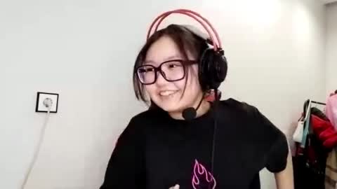 Snapshot of donyasalmi chatting on March 2026 05:30:02 PM donya online show from March 2026 05:30:02 PM