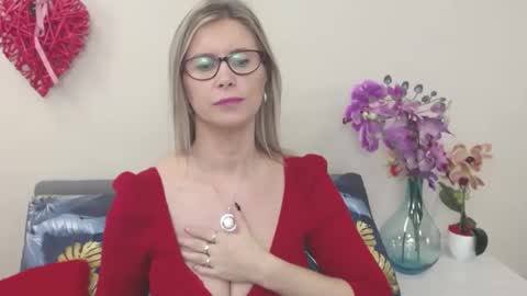 Snapshot of doreenkiss chatting on January 2025 10:19:01 AM DoreenSexy online show from January 2025 10:19:01 AM