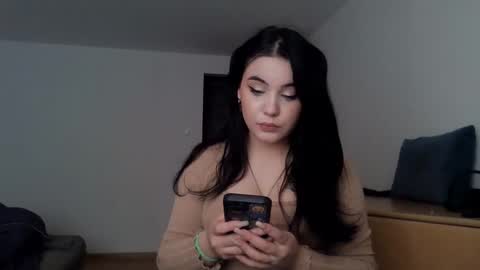 Doriana  online show from November 2025 12:05:02 PM