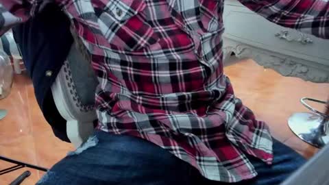 Nicolle online show from February 2025 05:39:01 PM