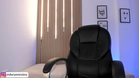 dorian_mystery online show from May 2026 01:03:02 AM