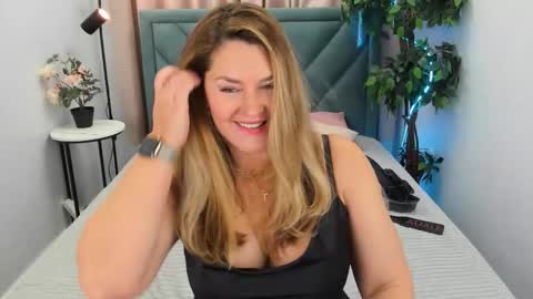 doriana_gray online show from September 2025 04:40:02 PM