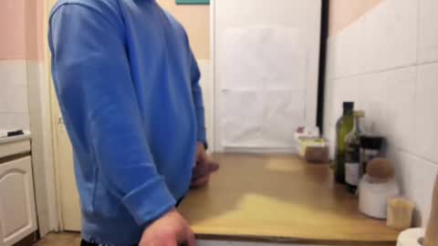 menu  below online show from February 2025 09:42:01 PM