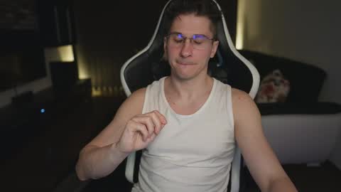 Dorian Reyes online show from April 2026 12:45:01 AM