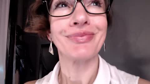 Snapshot of dorothy_meyer chatting on January 2025 05:26:02 AM Dorothy Next stream on Monday at 3am-9am online show from January 2025 05:26:02 AM