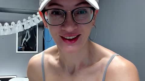 Snapshot of dorothy_meyer chatting on October 2025 02:36:02 AM Dorothy Next stream on Monday at 3am-9am online show from October 2025 02:36:02 AM