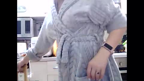 Snapshot of dorrie_ann chatting on January 2025 05:58:01 PM Dorrie Ann online show from January 2025 05:58:01 PM