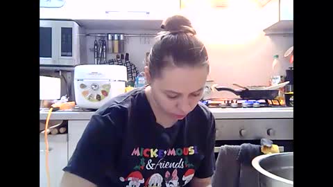 Snapshot of dorrie_ann chatting on January 2025 07:03:01 PM Dorrie Ann online show from January 2025 07:03:01 PM