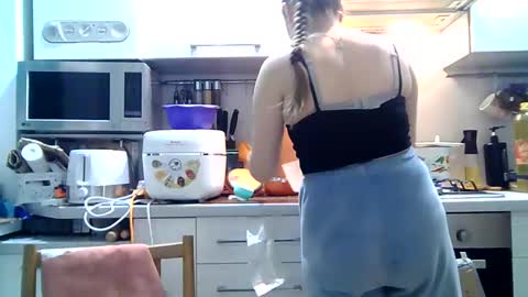 Snapshot of dorrie_ann chatting on January 2025 06:21:01 PM Dorrie Ann online show from January 2025 06:21:01 PM