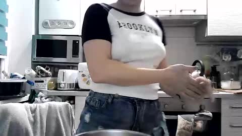 Snapshot of dorrie_ann chatting on February 2025 06:38:01 PM Dorrie Ann online show from February 2025 06:38:01 PM