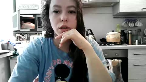 Snapshot of dorrie_ann chatting on February 2025 08:31:01 AM Dorrie Ann online show from February 2025 08:31:01 AM