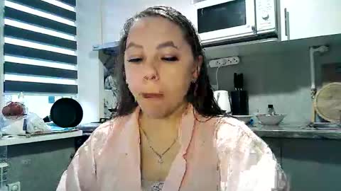 Snapshot of dorrie_ann chatting on November 2025 06:24:02 AM Dorrie Ann online show from November 2025 06:24:02 AM