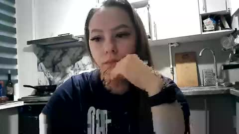 Snapshot of dorrie_ann chatting on December 2025 05:12:02 AM Dorrie Ann online show from December 2025 05:12:02 AM