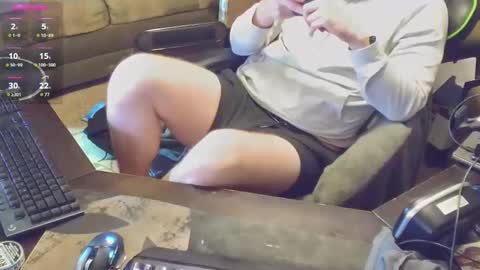 Snapshot of dotyoureyezez chatting on January 2025 09:45:02 AM DotYourEyezez online show from January 2025 09:45:02 AM