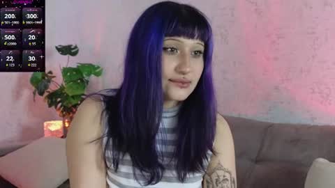 IssadoraMunris online show from July 2026 03:43:01 PM