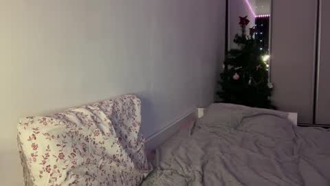 Snapshot of doublesees chatting on December 2024 02:06:02 AM MOLLYYYY dont forget to give me a thumb up online show from December 2024 02:06:02 AM