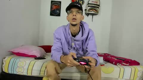 Snapshot of douglas_gallegos chatting on December 2024 03:20:01 AM douglas_gallegos online show from December 2024 03:20:01 AM