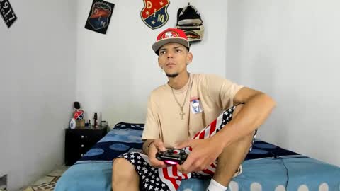 Snapshot of douglas_gallegos chatting on January 2025 07:27:01 PM douglas_gallegos online show from January 2025 07:27:01 PM