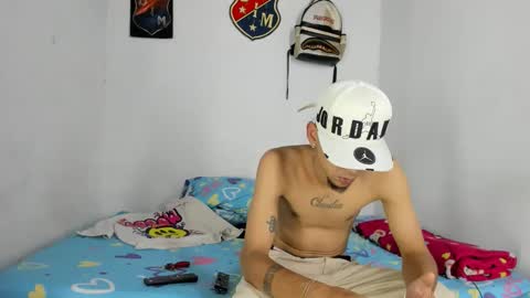 Snapshot of douglas_gallegos chatting on December 2025 06:48:01 PM douglas_gallegos online show from December 2025 06:48:01 PM