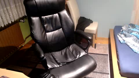 Snapshot of dovahkaat chatting on December 2024 04:09:01 PM dovahkaat online show from December 2024 04:09:01 PM