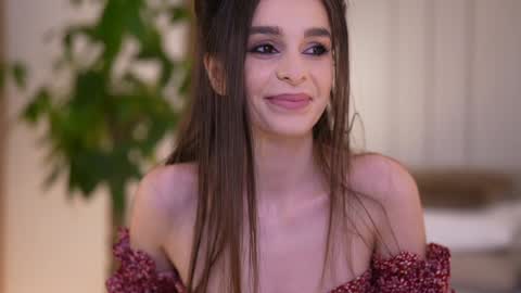 Snapshot of dovia chatting on December 2025 08:09:02 AM . . online show from December 2025 08:09:02 AM