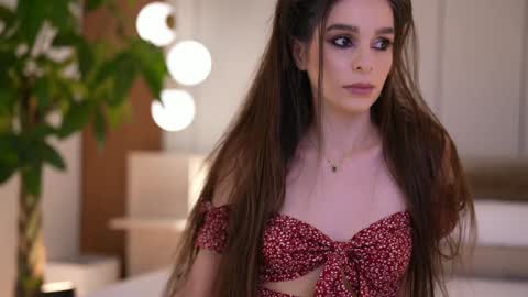 Snapshot of dovia chatting on December 2025 08:11:01 AM . . online show from December 2025 08:11:01 AM