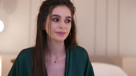 Snapshot of dovia chatting on February 2026 08:20:01 AM . . online show from February 2026 08:20:01 AM