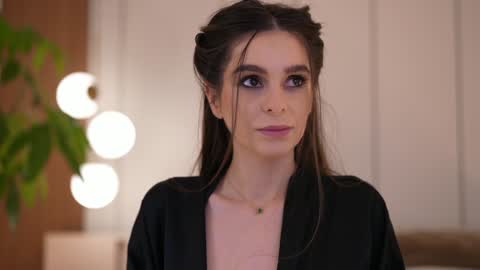 Snapshot of dovia chatting on February 2026 08:13:01 AM . . online show from February 2026 08:13:01 AM