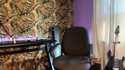 Snapshot of dpirated1 chatting on January 2025 10:05:01 PM MrPirated online show from January 2025 10:05:01 PM