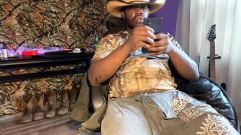 Snapshot of dpirated1 chatting on January 2025 08:00:01 PM MrPirated online show from January 2025 08:00:01 PM