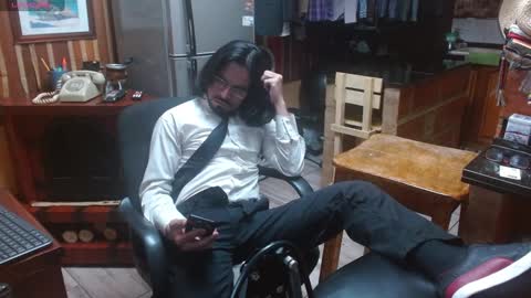 Snapshot of dr_simon84 chatting on December 2024 09:33:02 AM Dr Simon online show from December 2024 09:33:02 AM