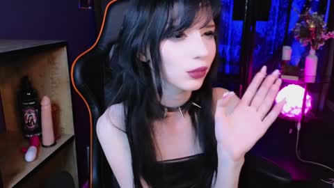 Snapshot of draculaura_ chatting on January 2025 12:50:01 AM Draculaura online show from January 2025 12:50:01 AM