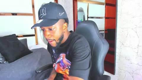 Snapshot of drake_nassir4 chatting on December 2024 11:23:02 PM ---Drake--- online show from December 2024 11:23:02 PM