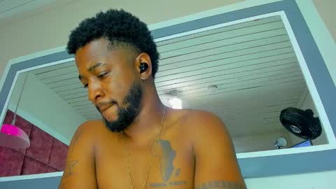 Snapshot of drake_nassir4 chatting on December 2024 06:05:01 PM ---Drake--- online show from December 2024 06:05:01 PM