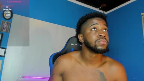 Snapshot of drake_nassir4 chatting on February 2025 07:12:02 PM ---Drake--- online show from February 2025 07:12:02 PM