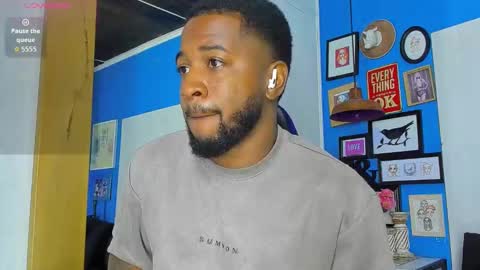 Snapshot of drake_nassir4 chatting on October 2025 03:20:02 PM ---Drake--- online show from October 2025 03:20:02 PM