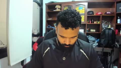 Snapshot of drako_argenti_ chatting on February 2025 12:51:02 PM Drako online show from February 2025 12:51:02 PM