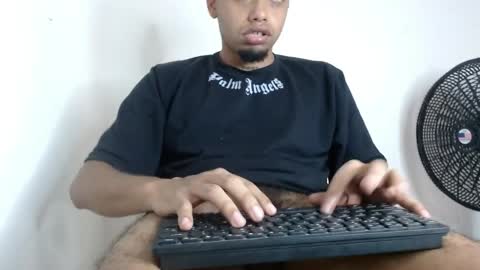 Snapshot of drako_monstercock chatting on May 2026 08:25:01 PM drako_monstercock online show from May 2026 08:25:01 PM