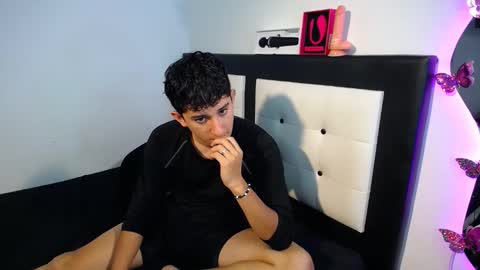 -- nicolle and jhon -- online show from October 2025 03:04:01 AM