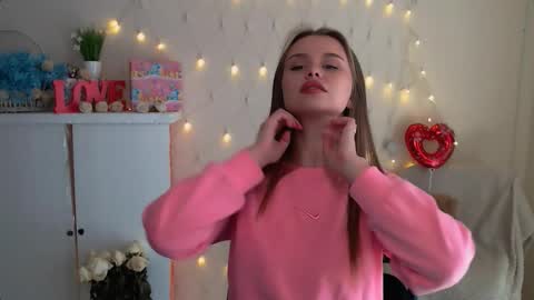 Snapshot of dream_mari chatting on October 2025 10:23:02 AM Mari online show from October 2025 10:23:02 AM