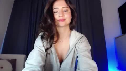 Snapshot of dream_nicole02 chatting on December 2024 08:09:01 AM Nicole online show from December 2024 08:09:01 AM