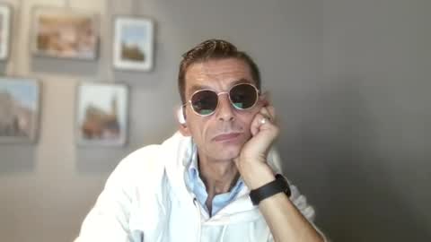 Snapshot of dreambob chatting on September 2025 05:20:01 AM Dreambob online show from September 2025 05:20:01 AM