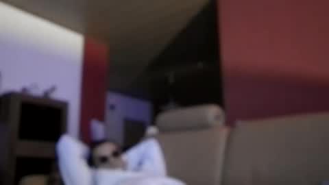 Snapshot of dreambob chatting on October 2025 11:25:02 PM Dreambob online show from October 2025 11:25:02 PM